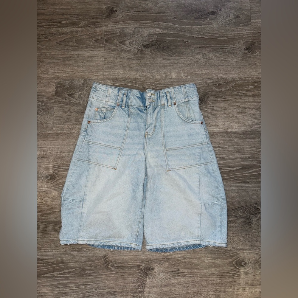 Light Wash Denim Bermuda Shorts - Casual Women's Shorts - Picture 2 of 7